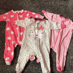 Gerber 0/3 month sleep and play with matching hats